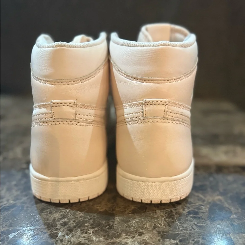 Nike. Air Jordan 1 Retro High OG 'Guava Ice’. Size 8.